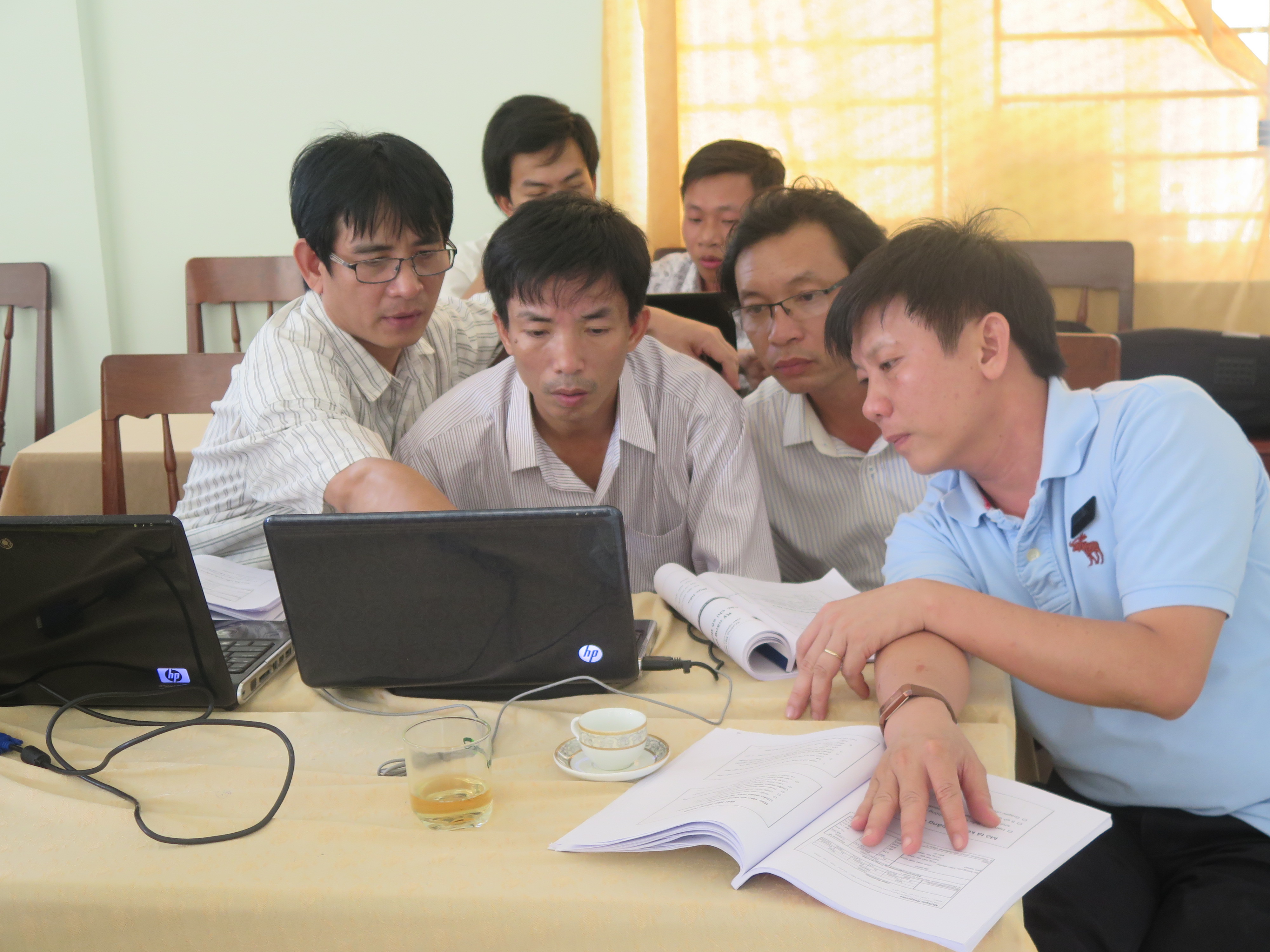 Training data analysis course for health staffs among 6 provinces in central and highland area in Vietnam